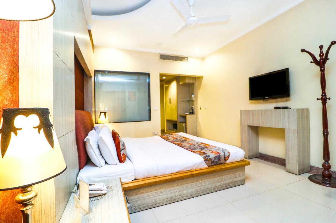 Hotel Rajshree Chandīgarh Exterior foto