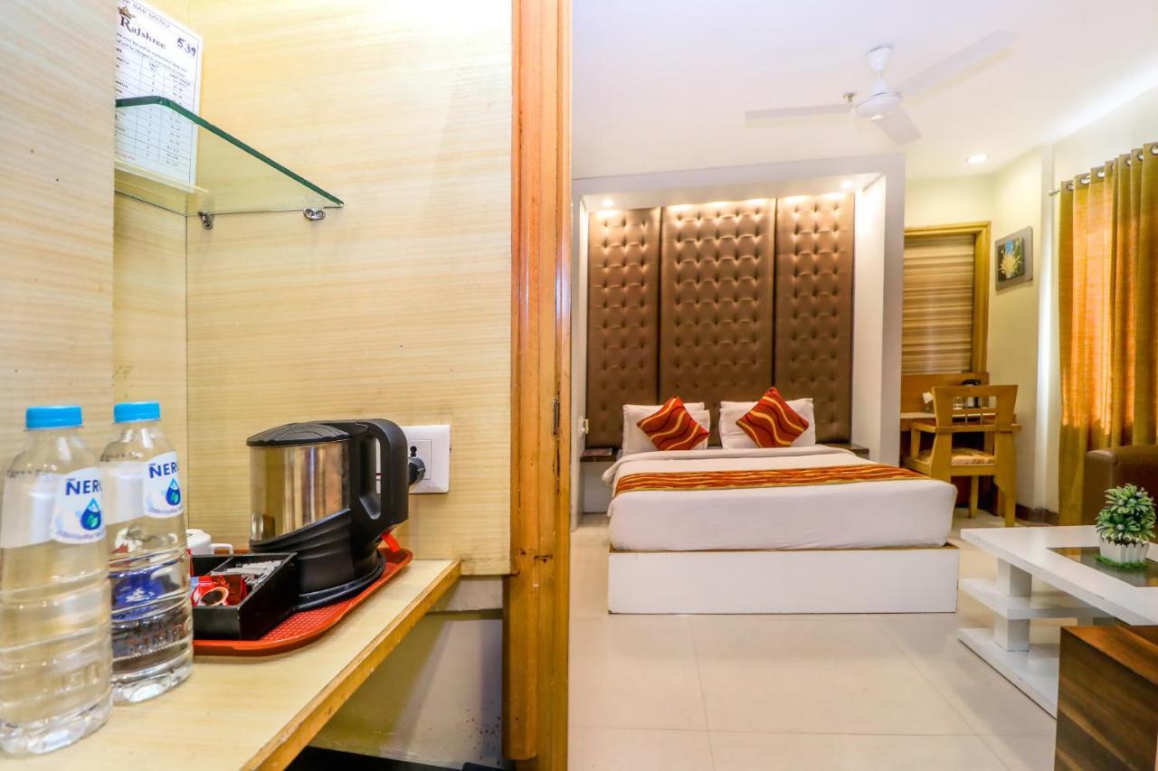 Hotel Rajshree Chandīgarh Exterior foto