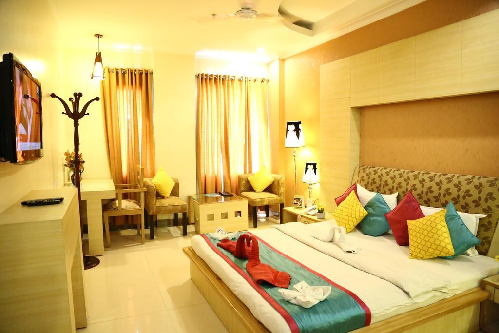 Hotel Rajshree Chandīgarh Exterior foto